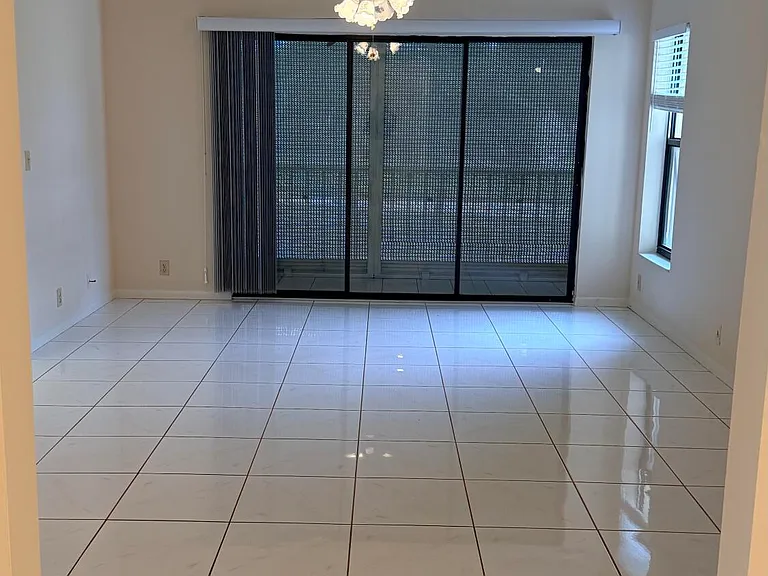 813 Sky Pine Way #F2 — Photo 2
