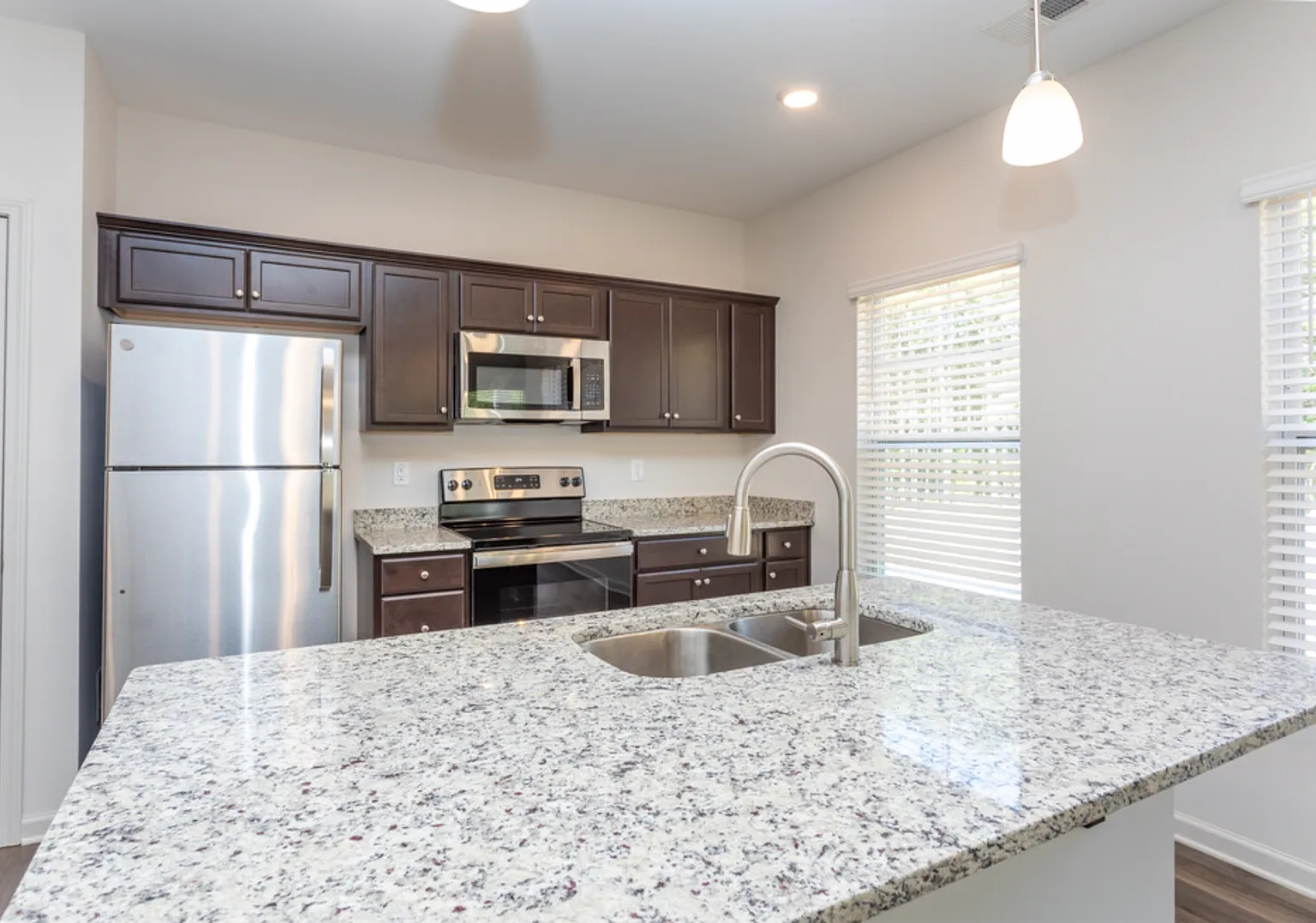 The Laurel- 1 Bedroom — Photo 1