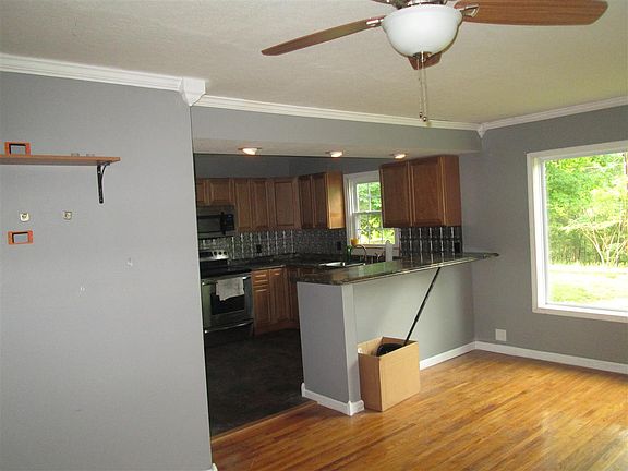 2nd image of 126 Rockcastle Lakeshore Dr