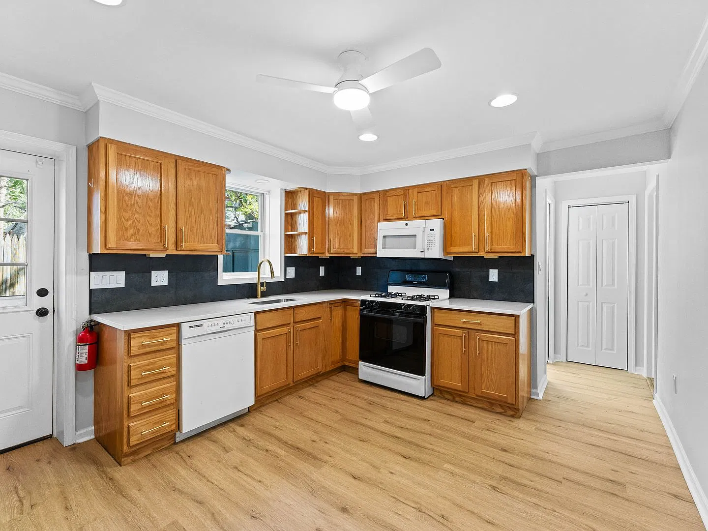 Charming 3-Bedroom Ranch Home with New Flooring, Fresh Paint & Central Air! — Photo 2