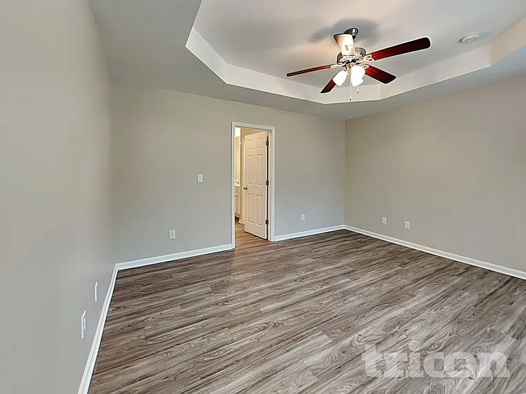 6235 Leslie Dr — Photo 7
