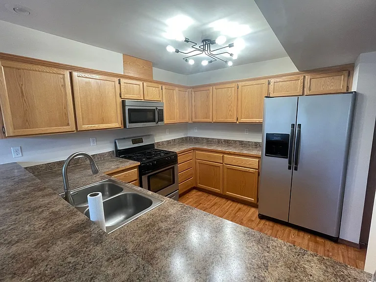 155 NE Melrose Dr — Photo 5