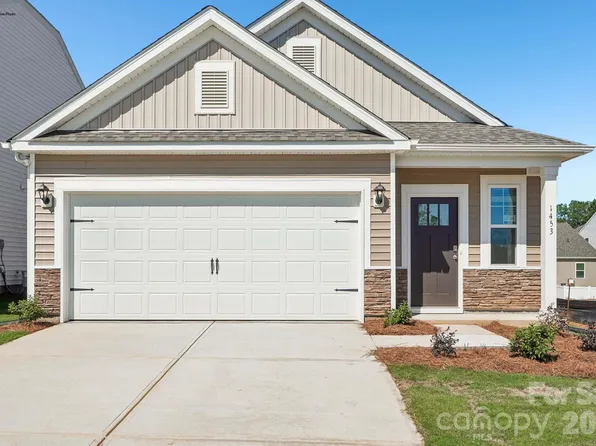 1413 Avila St, Hickory, NC 28602