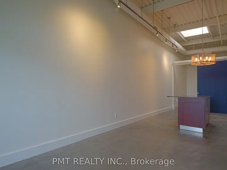 550 Hopewell Ave #302 — Photo 10
