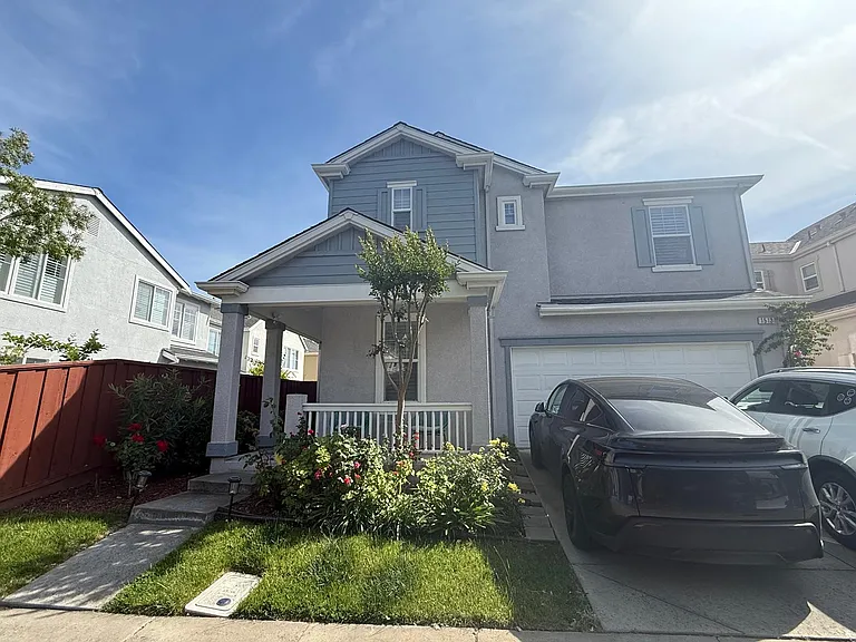 1513 Craiglee Way — Photo 1