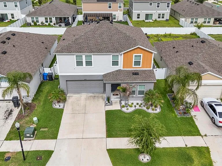 12737 Tannencrest Dr — Photo 2