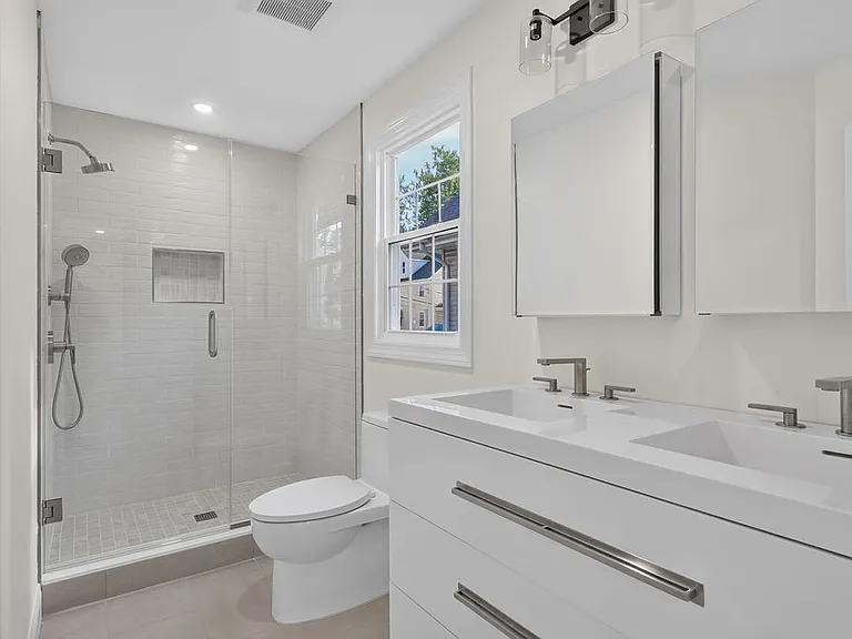 18 Walnut St #A — Photo 11