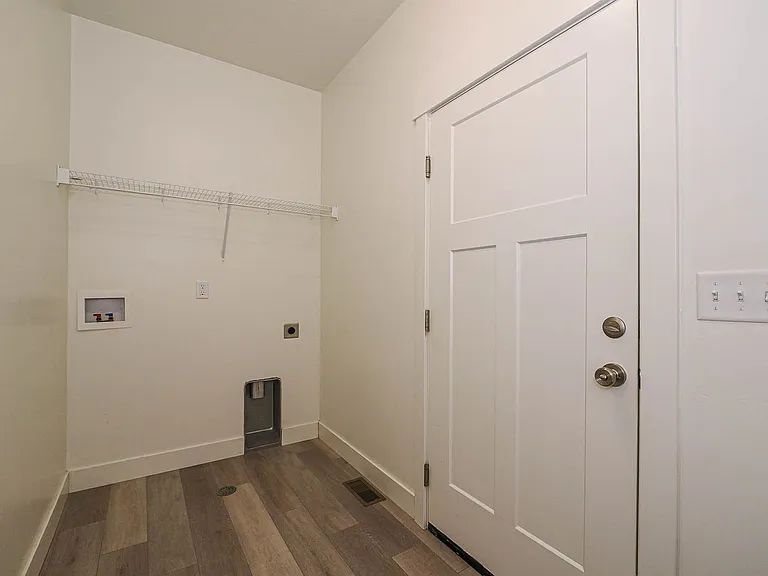 546 W 1730 N — Photo 26