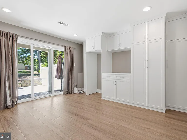12087 Edgemere Cir — Photo 29