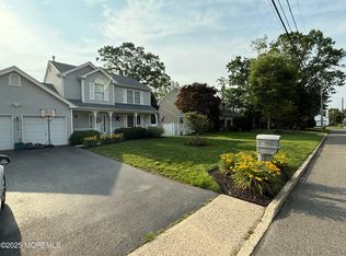 209 Academy Ln, Manahawkin, NJ 08050