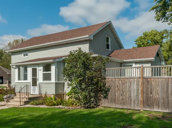 140 W Pine St, Somonauk, IL 60552