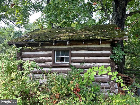 2nd image of 914 Plains Rd