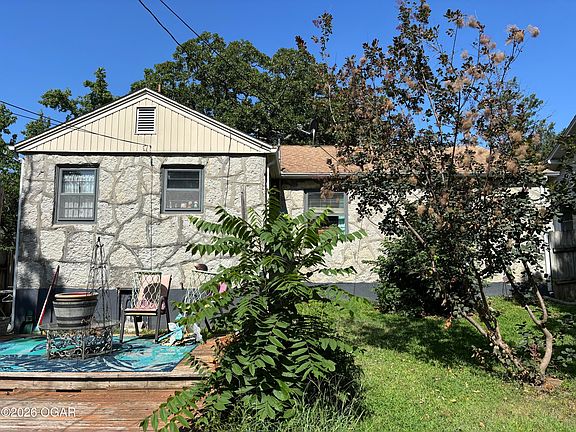 4th image of 3317 Oak Ridge Dr
