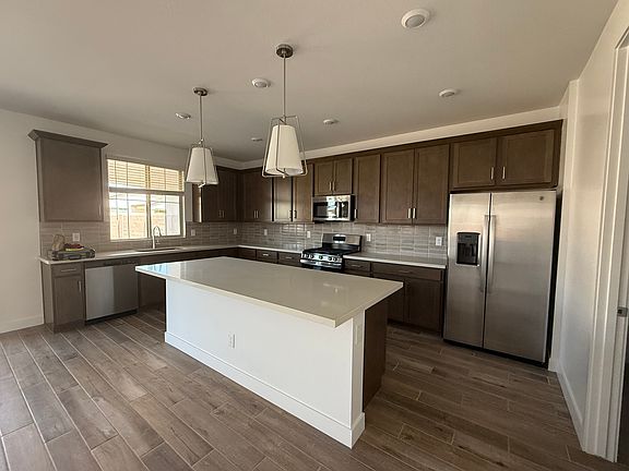 5th image of 800 W Sparrow Dr