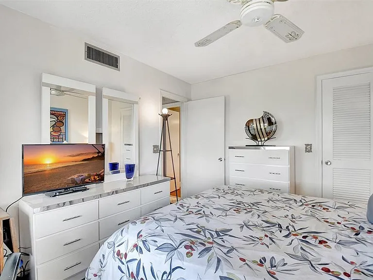 4070 Tivoli Ct #307 — Photo 19