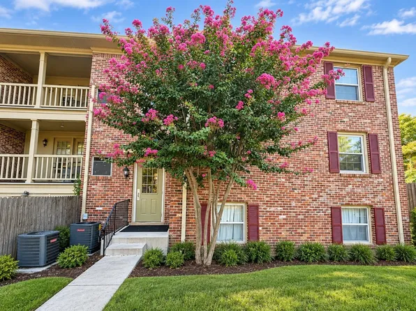 1202 Middle Ct APT 301, Memphis, TN 38119