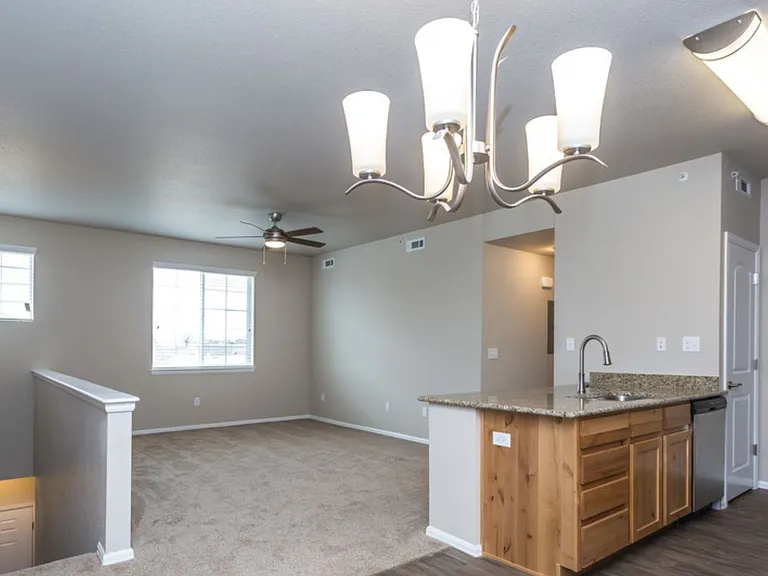 Pelican Bluff Apartments — Photo 11