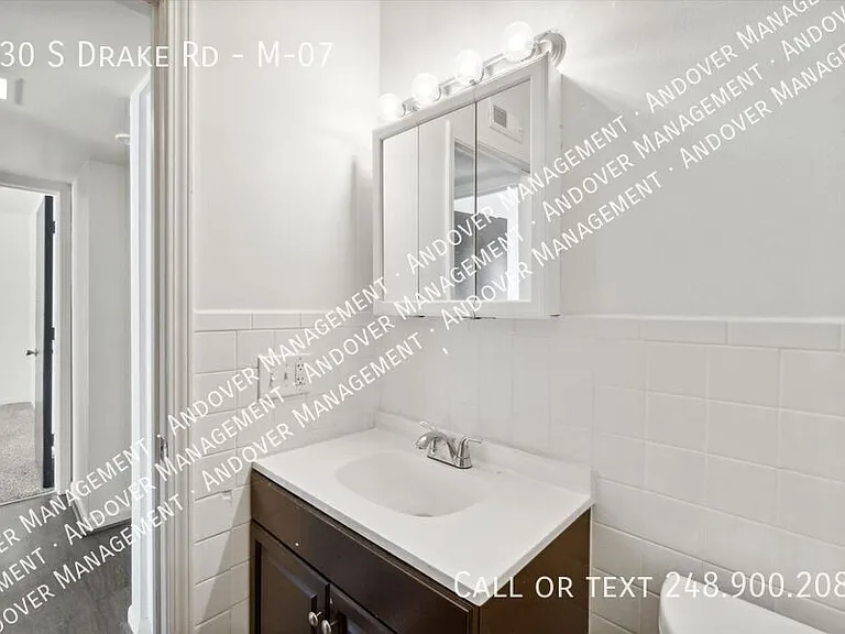 330 S Drake Rd #M-07 — Photo 28