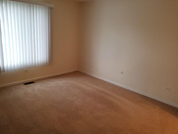 4th image of 630 Cumberland Trl #B1