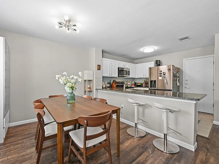 1414 Strickland Dr — Photo 9