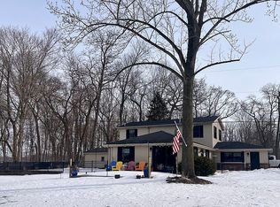 20070 Parkway Ave, Three Rivers, MI 49093