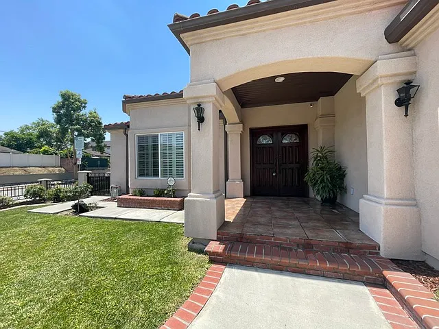 903 Rose Glen Ave — Photo 2