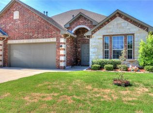 11016 SW 40th St, Mustang, OK 73064