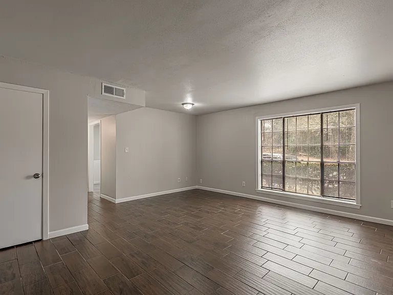 818 University Ave #2 — Photo 7