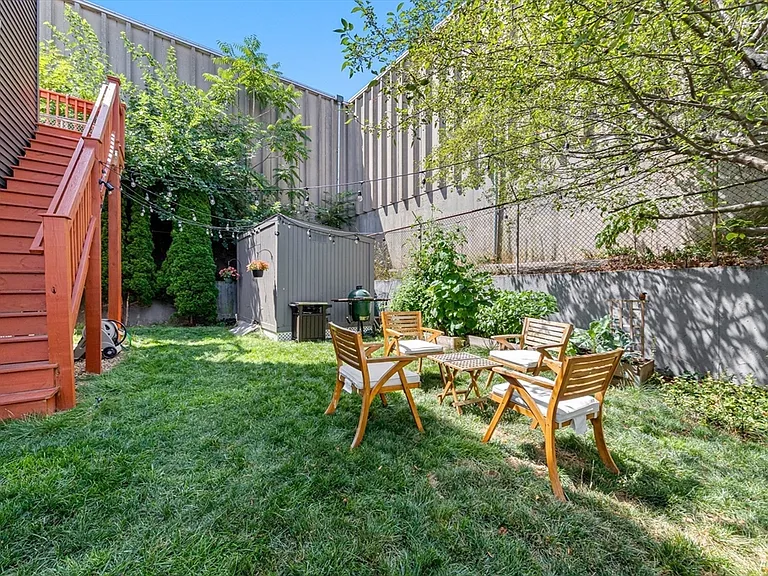 10 Grant St #1 — Photo 25