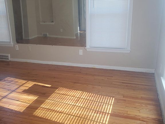 5th image of 12311 Laing St