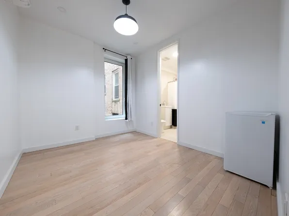 624 East 17th Street image 17 of 28