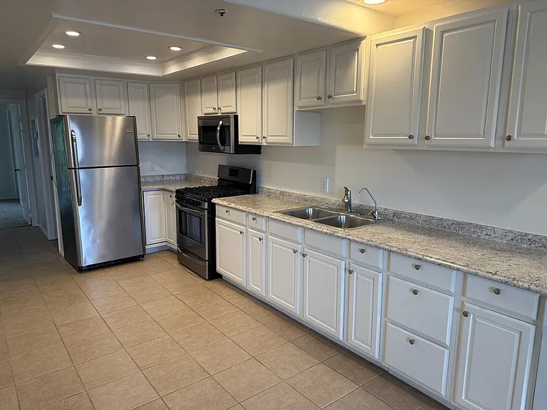 2623 Calle Del Comercio — Photo 4