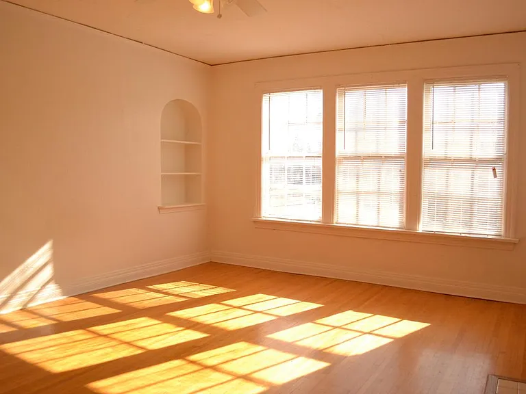 401 W Hill St — Photo 21
