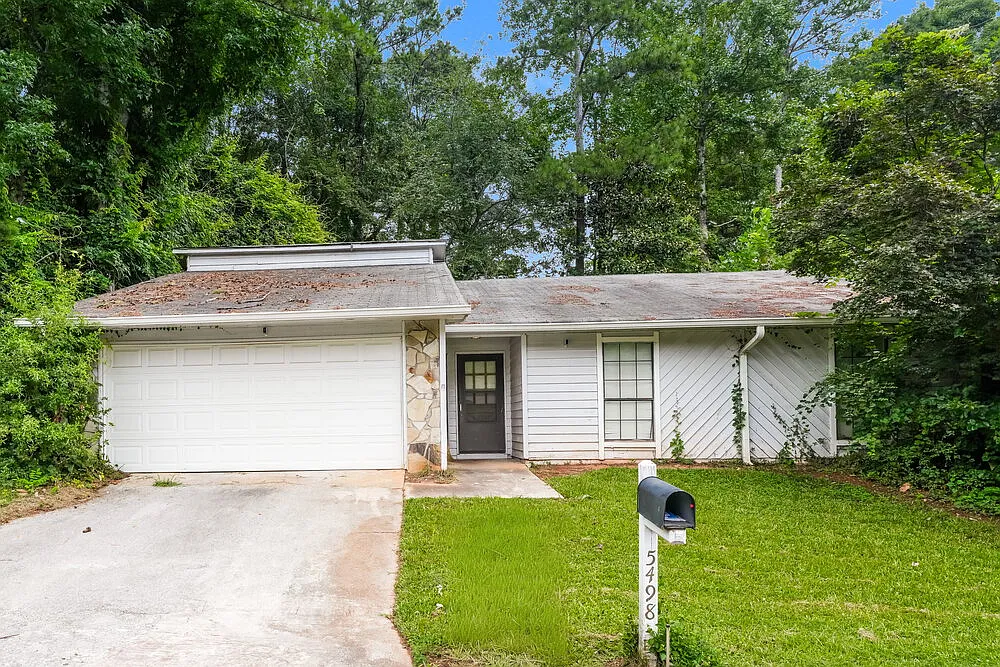 3 bed, 2.0 bath, 1523 sqft, $1,915 — Photo 1