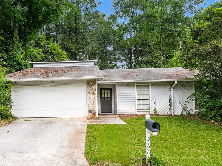 5498 Springwood Ln — Photo 1