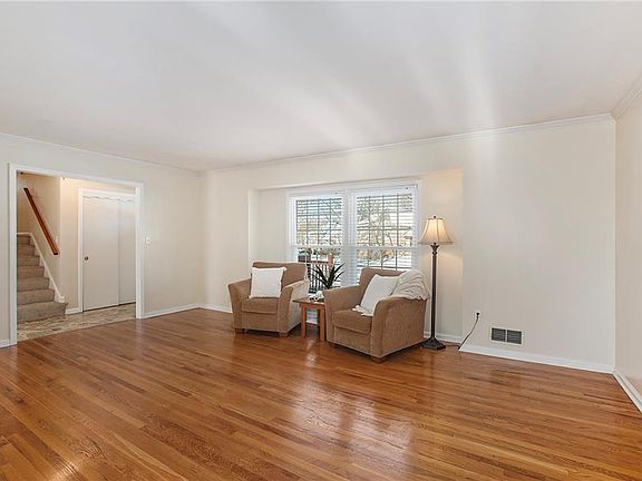 5th image of 9772 Craig Dr