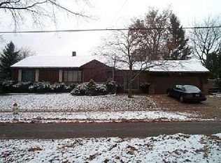 1835 Java Ave, Akron, OH 44305