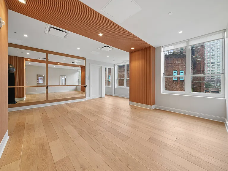 65 Bay Street Apartments — Photo 12