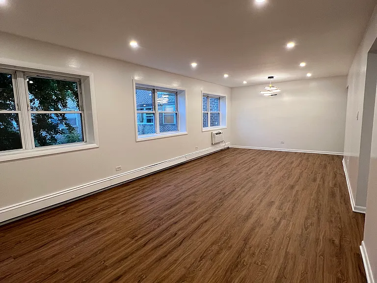 4643 Main St #1D — Photo 2