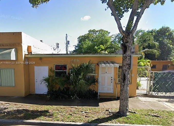 Building Photo - 725 Opa Locka Blvd #A