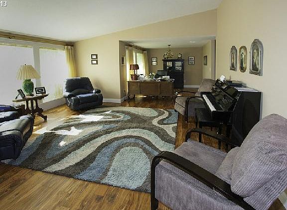 2nd image of 10503 NE 33rd Ave