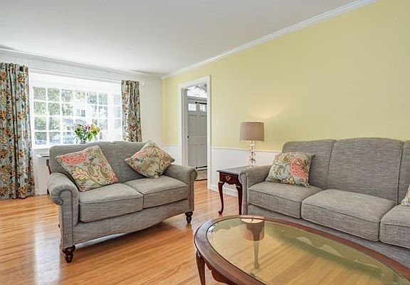 4th image of 305 Central Ave