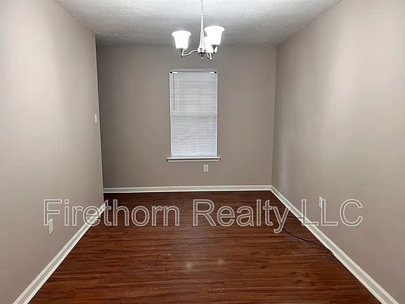 3rd image of 2709 Landing Loop Dr