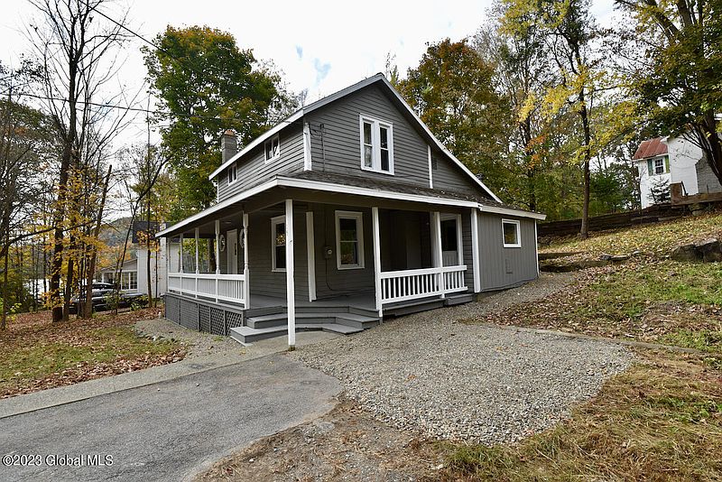 3rd image of 15 Traver Street