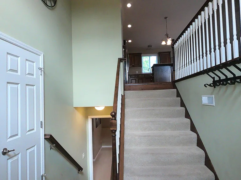 5252 Twin Pines St — Photo 3
