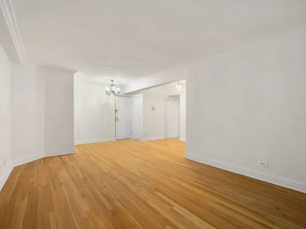 305 East 72nd Street image 3 of 10