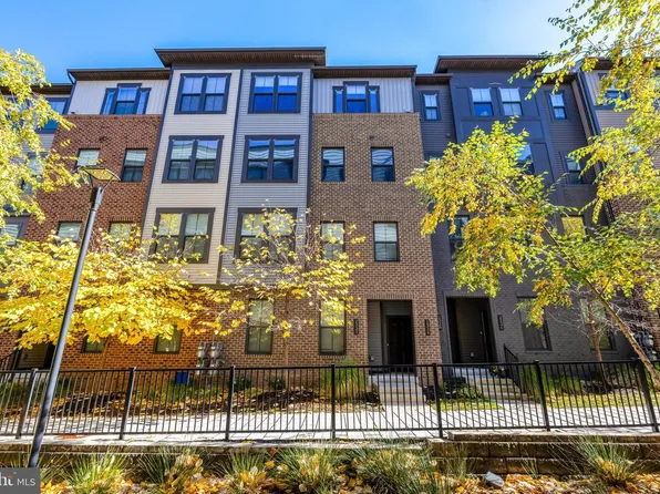 2334 Water Promenade Ave #2H, Herndon, VA 20171