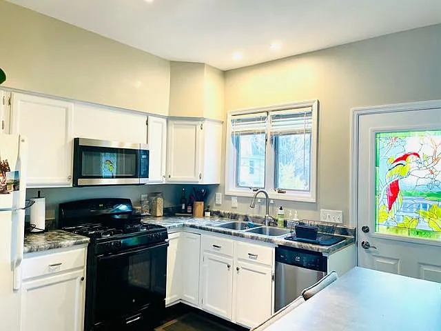 3154 Markbreit Ave #A — Photo 5