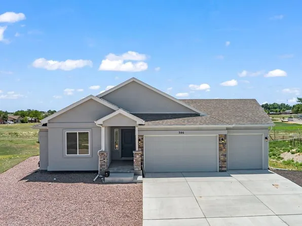386 E Larchmont Dr, Pueblo West, CO 81007