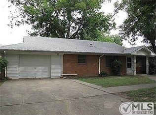 305 W Decatur St, Ennis, TX 75119